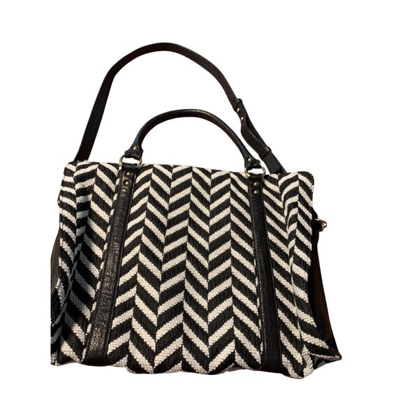 Lauren Merkin Black & White Boho Old Money Chevron Fabric Handbag With Adjustabl - Picture 2 of 12